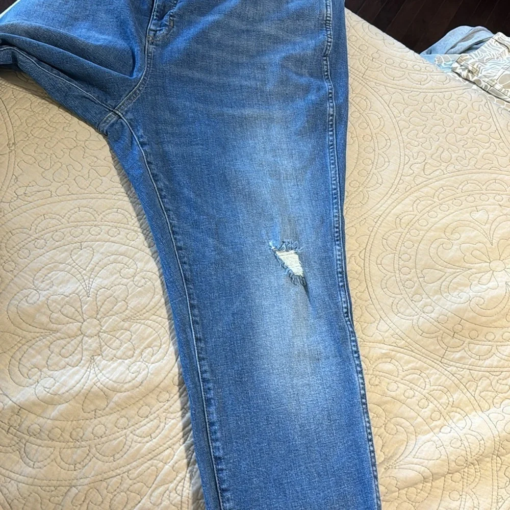 J Crew Denim Woman’s 9” Raw Hem Cropped Straight Jean